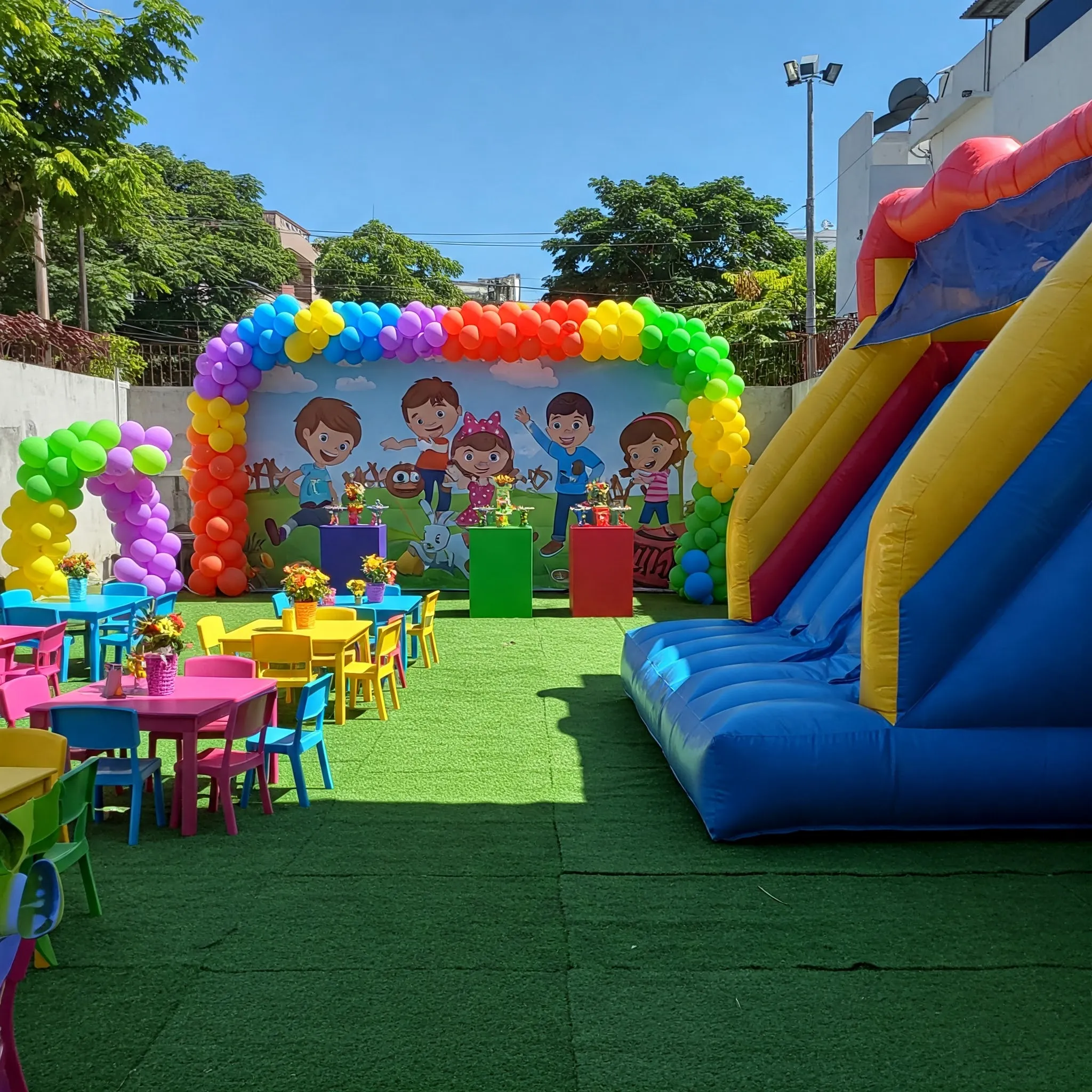 Festa infantil com tobogã e pula-pula no RJ
