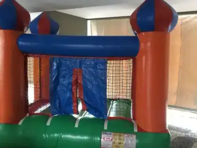 Pula-Pulas e Castelinhos Infláveis